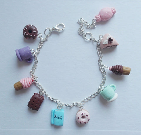 Books and Sweets bracelet - Adventacle