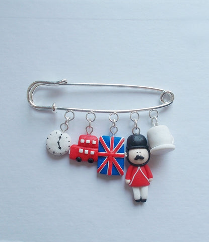 Londoner brooch, Handmade gift for UK wanderlust travellers - Adventacle