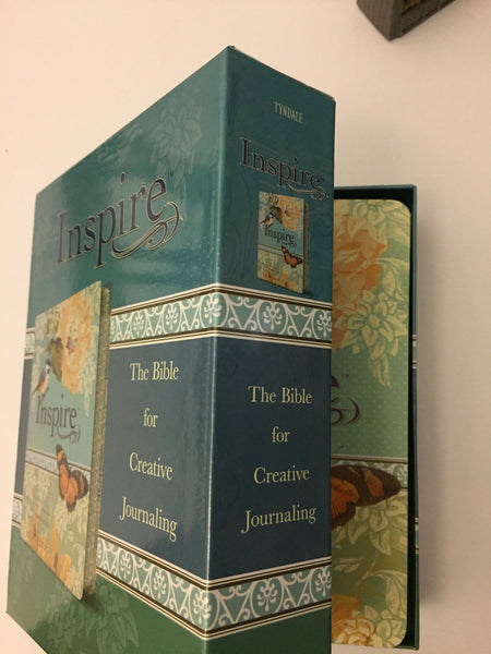 NLT Inspire Bible Journal -Silk Vintage Blue and Cream Cover- Illustrated and blank side columns for bible study / creative faith journaling - Adventacle