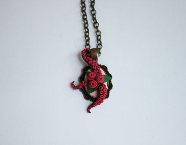 Tentacles and roses statement necklace - Adventacle