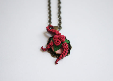 Tentacles and roses statement necklace - Adventacle